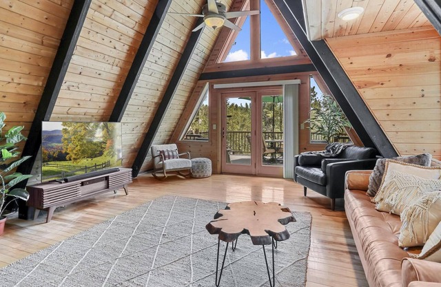 Romantic Cozy A-Frame in Whispering Pines!