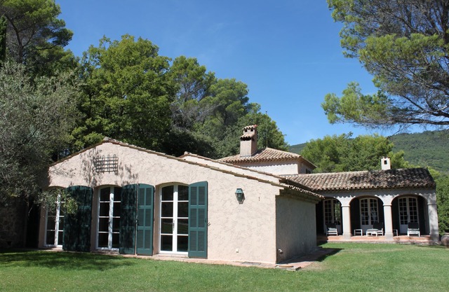 Romantic elegant villa with private pool, park and spectacular views