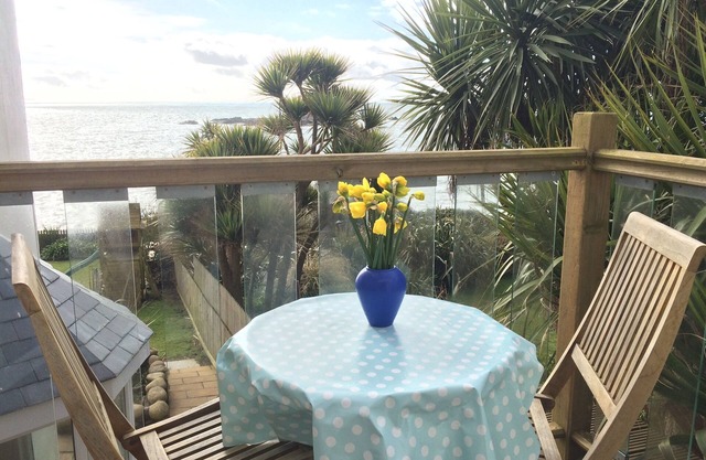 Romantic Luxury Apartment With Stunning Sea View In Mousehole, Wifi, Nespresso!
