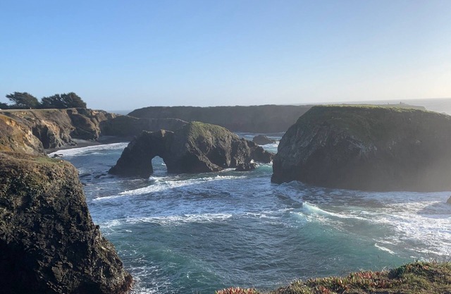 Romantic Mendocino Garden Cottage - 4 Minutes from the Ocean