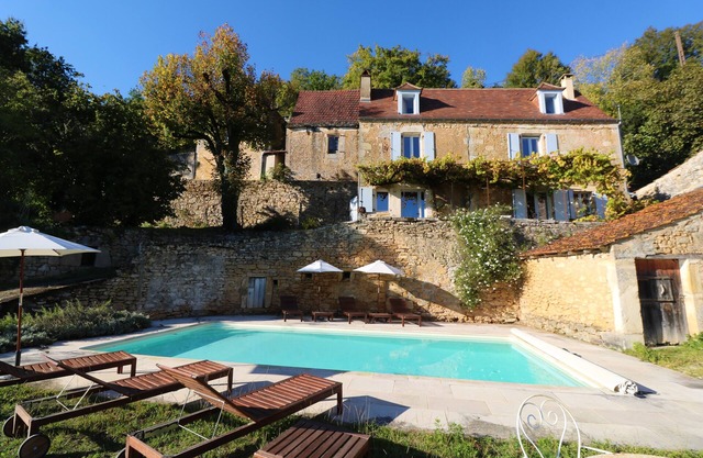 Romantic stone cottage with private pool, terrace and views*