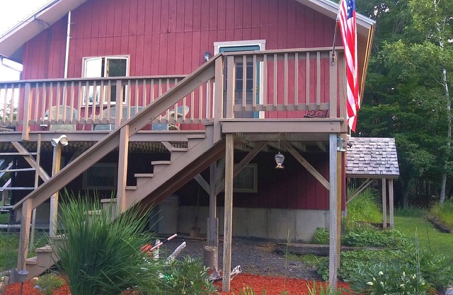 Romantic sunset and lake view getaway w/wrap around deck, hot tub, & fireplace
