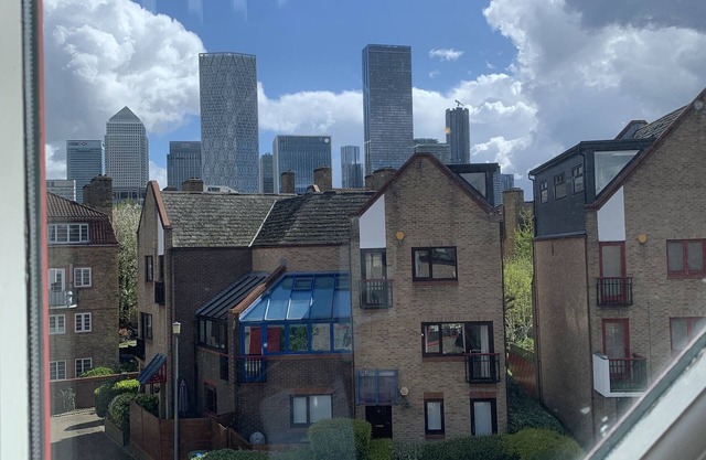 Romantic two level room with view canary wharf