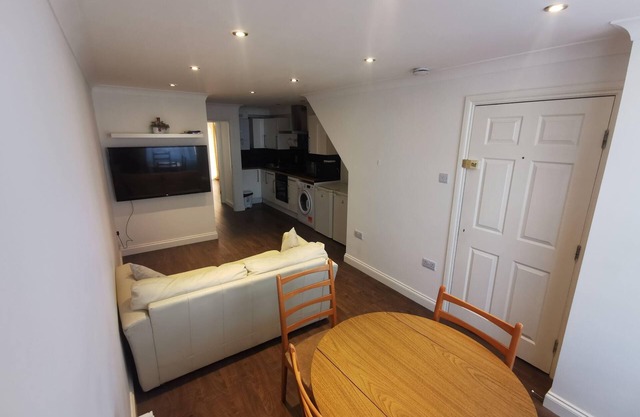 Romford Retreat - Stylish Apartment Stay