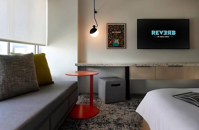 Rooftop Bar Onsite! Skyline View w/Captivating Atmosphere! Parking Available!