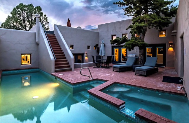 Rooftop Deck, Views, Pool & Hot Tub, Alfresco Dining, Perfect For Starry Nights!