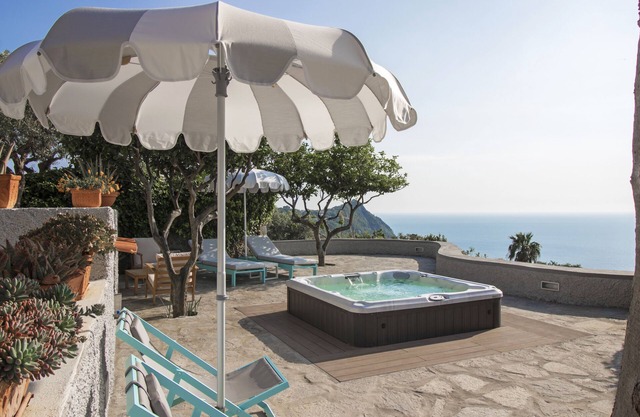 ROOFTOP TITINA: exclusive sea view apartment