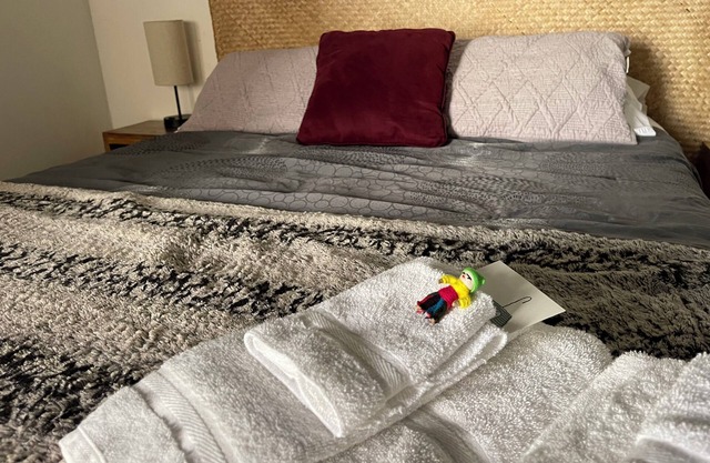 Room #1 Charming room, private bath in shared house:fantastic Antigua Guatemala