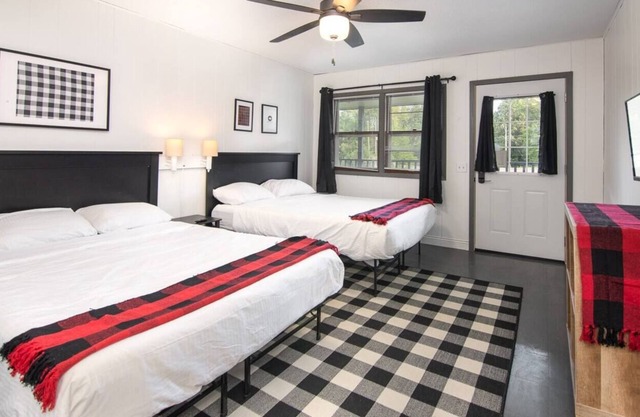 Room 13 Boutique Hotel Balsam Lake, WI