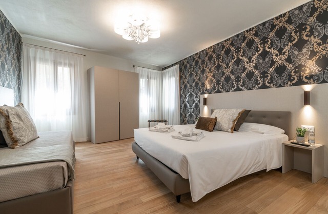 Room 5 - Grifoni Boutique Hotel