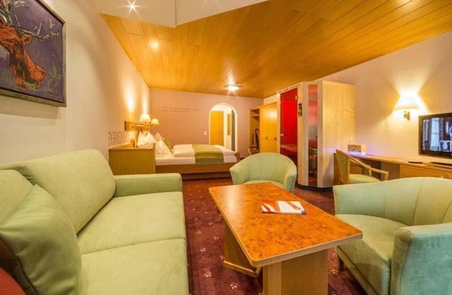 Room Edelweiss with Südbk./Infrared cabin, 4-6 N. - Alpenhof, country hotel