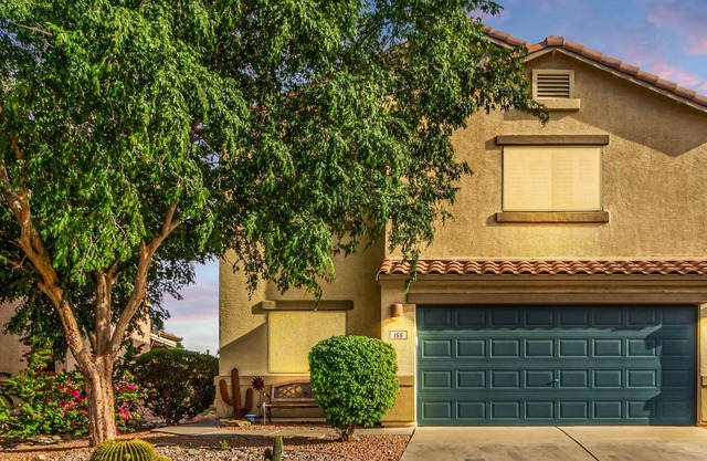 Room for EVERYONE--pets, too! with heated zero-entry pool, W/C accessible bath