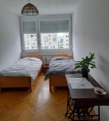 Room for women or couples