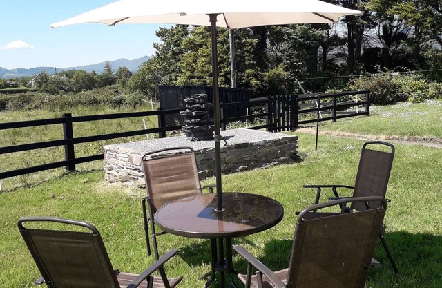 Room in Apartment - 1 Bedroom In A Homely Home With A Lovely Farm
