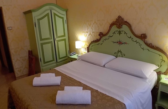 ROOM IN APARTMENT - HOTEL WALTER - GREAT STAY