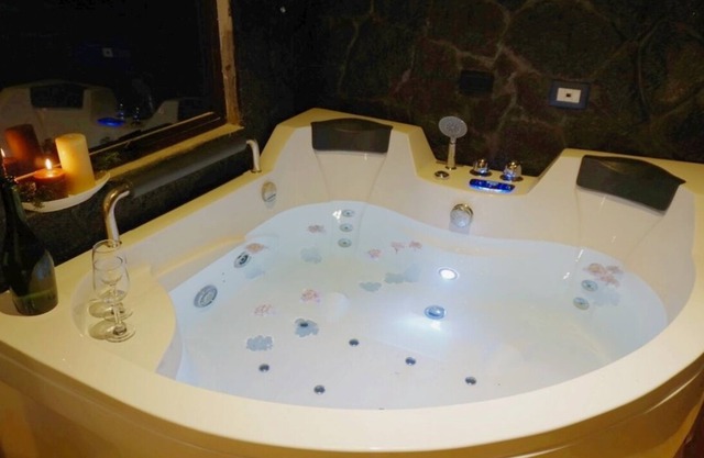Room with Jacuzzi, Vacation Spa house with Turkish bath