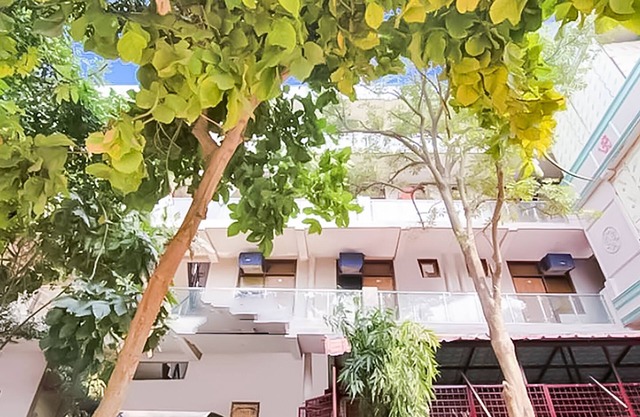 Roomshala 121 Hotel Classic