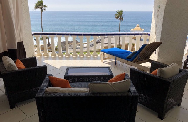 ROSARITO BEACH FRONT 2 bedroom 2 full baths 180 degrees of OCEAN FRONT VIEW!