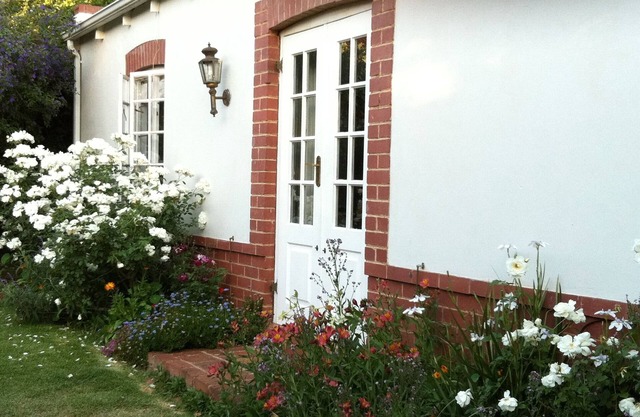 Rose Cottage in a gorgeous garden