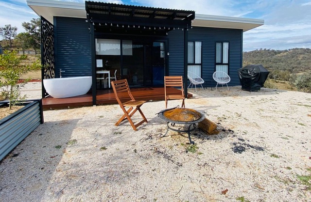 'Rose Quartz' Cabin in Mudgee at Kundalini Lodge