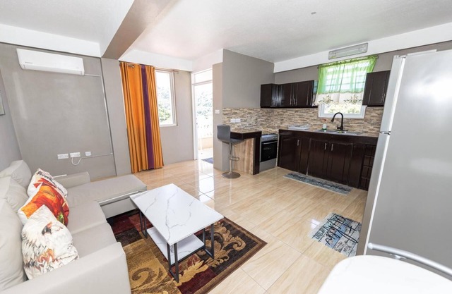 Roseau Canefield Apartment - Fully Equipped Kitchen, A/C, Queen Beds, Wi-Fi