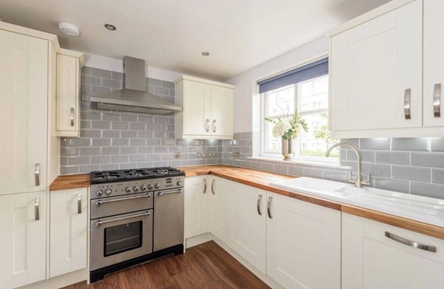 Roseburn Edinburgh Beautiful 2 Bedroom Apartment