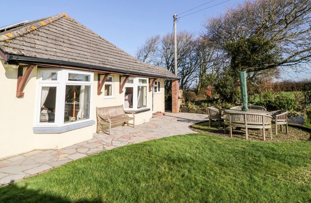ROSEVERRAN, family friendly, character holiday cottage in Launceston