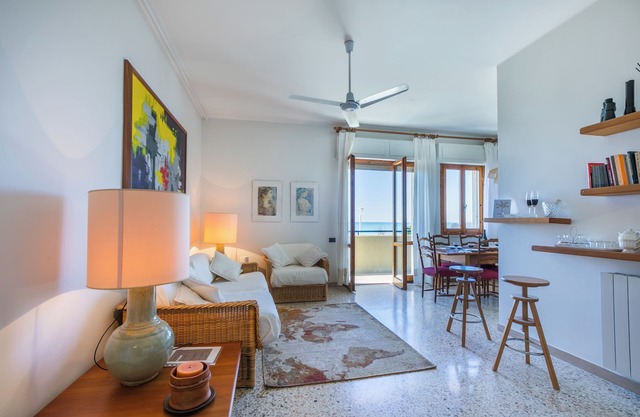 Rossetti 3 - Two Bedroom Apartment, Sleeps 4