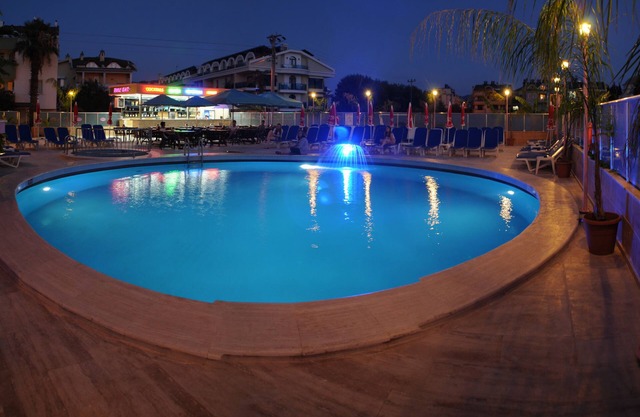 Rosy Hotel