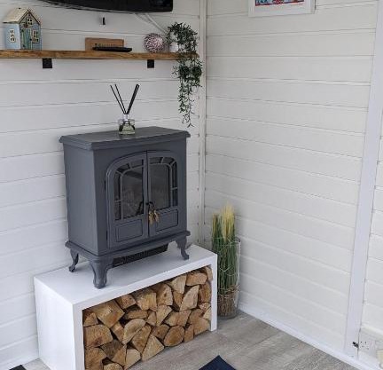 Rosy's Retreat-Cosy Beach Escape in Bacton Norfolk
