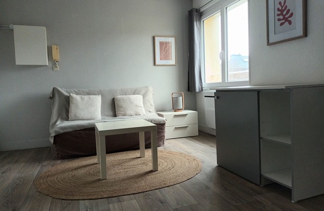 Rouen center. In the immediate vicinity of the metro station and city center