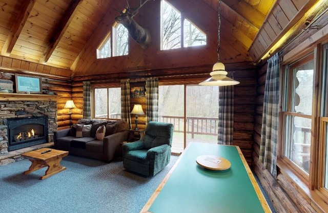 Rough Cut Lodge - Oak Cabin