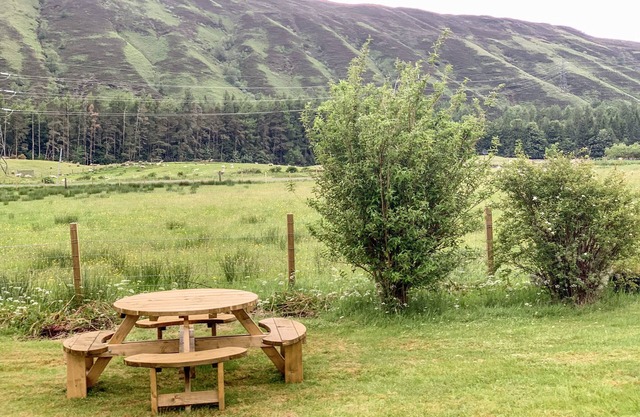 ROWAN BANK, family friendly, with a garden in Spean Bridge
