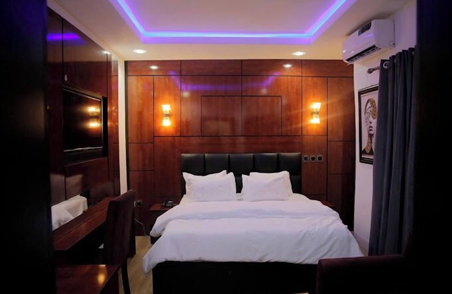 Royal Garden Hotel