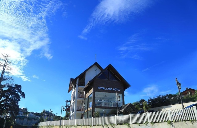 Royal Lake Hotel