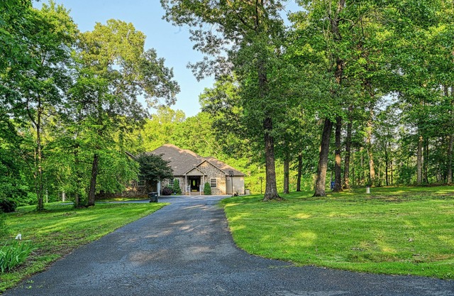 Royal Oaks Private Oasis - Lake Getaway