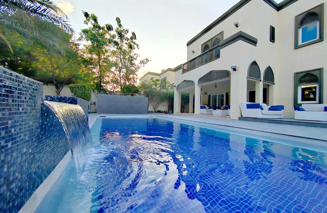 Royal private pool, Lux 7-bedroom villa on Marina
