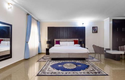 ROYALE CROWN VILLA