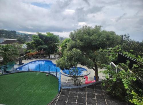 Rumah Kolam Pribadi