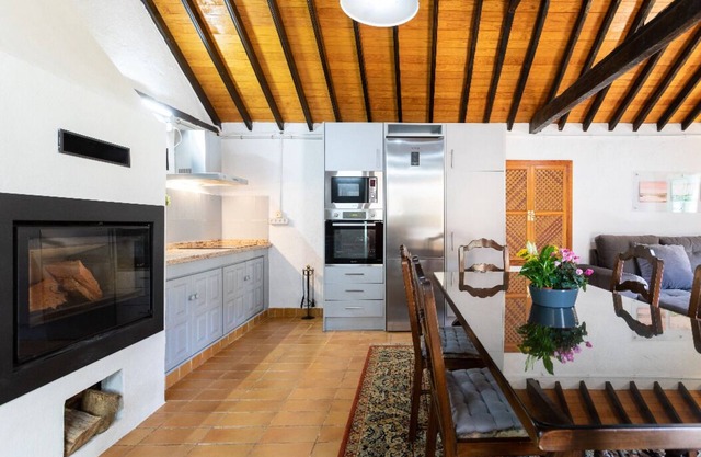RURAL HOUSE 200 YEARS OF ANTIQUITY