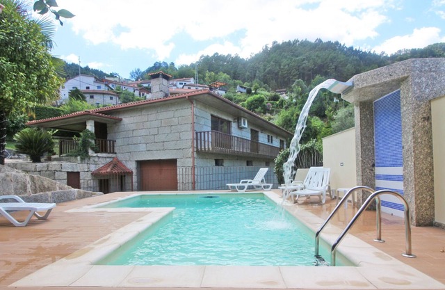 Rural house with private pool in Gerês