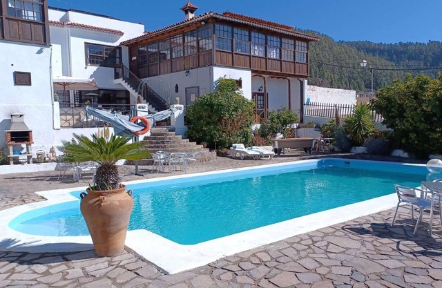Rural, spacious villa