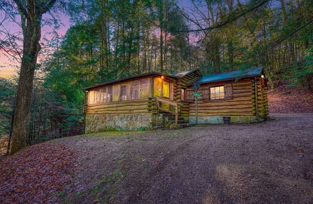 Russell Cabin in Hocking Hills