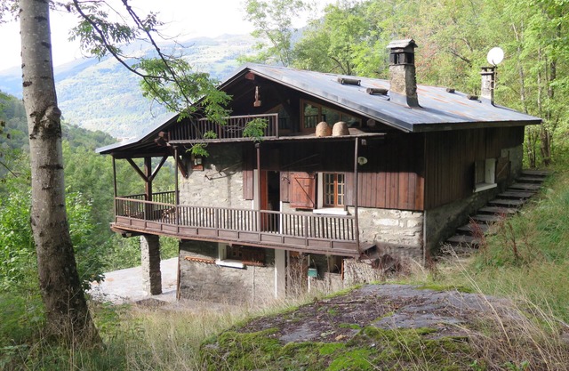 Rustic Chic Chalet In Idyllic Hamlet