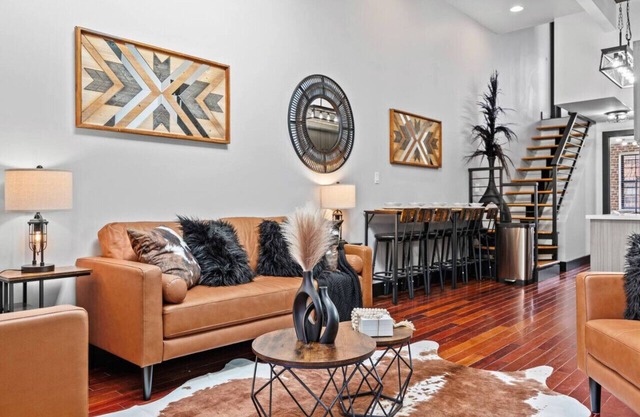 Rustic-Chic 4BR for Groups – Bushwick's Finest Stay