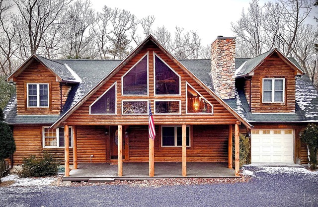 Rustic Log Cabin By Bryce Resort XL Game Room Fire Pit Pets Friendly & More