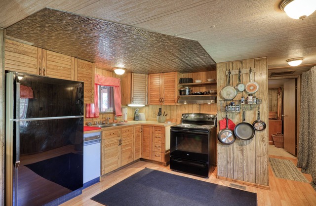 Rustic Mountain Cabinnn3br Soaking Passes & Hiking Trails!
