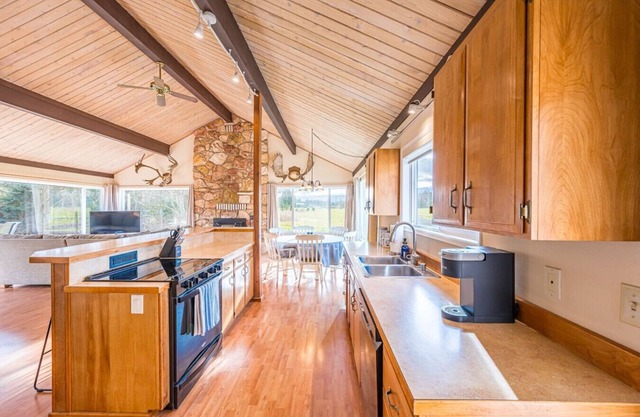 Rustic Mountain View Home