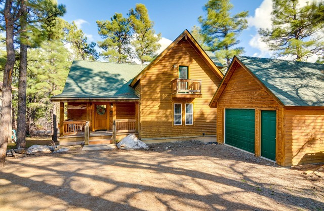 Rustic Pagosa Springs Cabin w/Hot Tub + Game Room