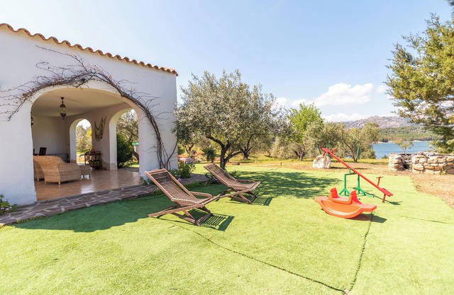 Rustic Villa, Air Conditioning and Beautiful Garden